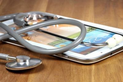 Telemedizin per Smartphone,  (c) fotolia.de / Björn Wylezich Telemedizin per Smartphone,  (c) fotolia.de / Björn Wylezich