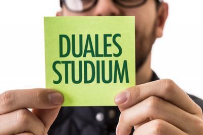 Duales Studium und Krankenversicherung,  (c) fotolia.de / gustavofrazao Duales Studium und Krankenversicherung,  (c) fotolia.de / gustavofrazao