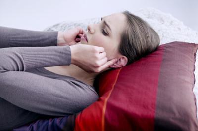 Was tun bei Tinnitus? ,  (c) fotolia.de / RFBSIP Was tun bei Tinnitus? ,  (c) fotolia.de / RFBSIP