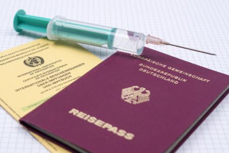 Für Auslandsreisen empfiehlt die STIKO verschiedene Reiseimpfungen 