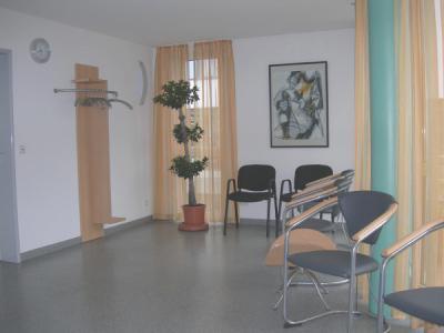 Wartezimmer in einer Arztpraxis,  (c) Matthias Preisinger / Pixelio.de