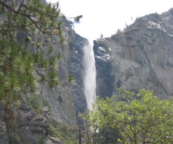 Risikosport wie Base Jumping beinhalten hohe Risiken für die Gesundheit Risikosport wie Base Jumping beinhalten hohe Risiken für die Gesundheit