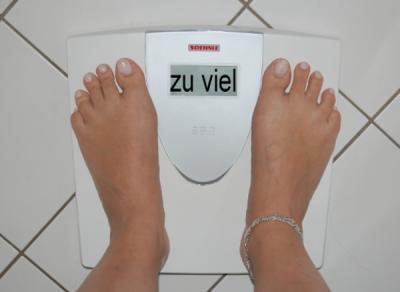 Der BMI-Index ist ein Richtwert für Übergewicht, (c) Sassi / pixelio.de