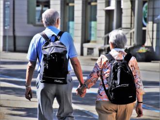 Senioren im Alltag: Laut Statistik leben wir immer länger 