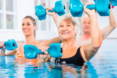 Wassergymnastik als Rehasport ,  (c) getty Images / kzenon Wassergymnastik als Rehasport ,  (c) getty Images / kzenon