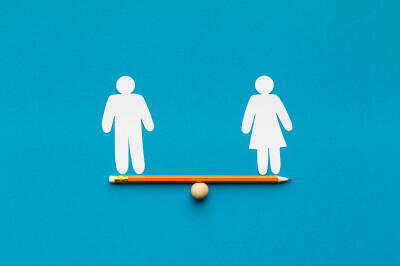 Gendermedizin berücksichtigt geschlechtsspezifische Unterschiede ,  (c) Getty Images / Prostock-Studio