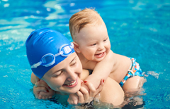 Krankenkassentest: Baby-Schwimmen