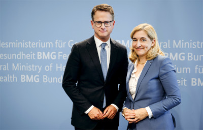 Amtsübergabe in Berlin: Warken geht, Linnemann kommt, (c) BMG / Xander Heinl Amtsübergabe in Berlin: Warken geht, Linnemann kommt, (c) BMG / Xander Heinl