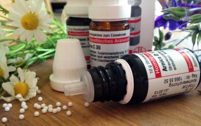 hom&ouml;opathisches Arzneimittel,  (c) Britta Cornelsen / pixelio.de