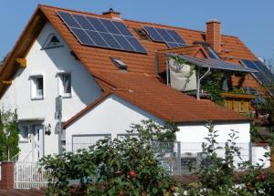 Einkünfte von Photovoltaik sind auch für Rentner beitragspflichtig, (c) Dr. Klaus-Uwe Gerhardt / pixelio.de