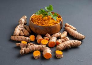 Kurkuma gilt als Gewürz und Naturheilmittel,  (c) Getty Images / Miguel Guasch Fuxa Kurkuma gilt als Gewürz und Naturheilmittel,  (c) Getty Images / Miguel Guasch Fuxa