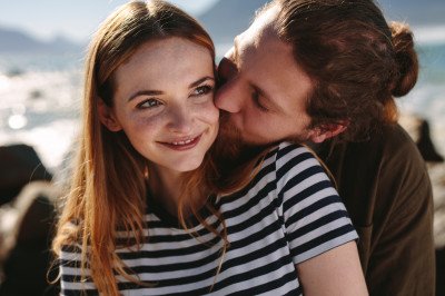 Küssen ist gesund , (c) Getty Images / jacoblund