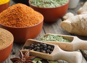 Gewürze spielen bei Ayurveda eine große Rolle als Heilpflanzen 