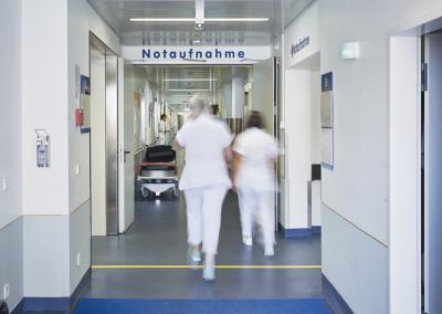 Notaufnahme im Krankenhaus ,  (c) Getty Images /upixa
