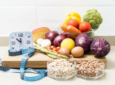 Intervallfasten ,  (c) Getty Images / Jose Luis Gallego Aviles